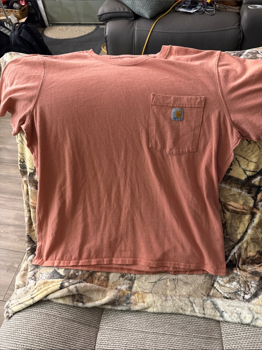 Carhartt women’s Short Sleeve Pocket Tee - Dusty Coral